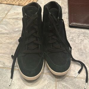 Sorrel wedge black sneakers